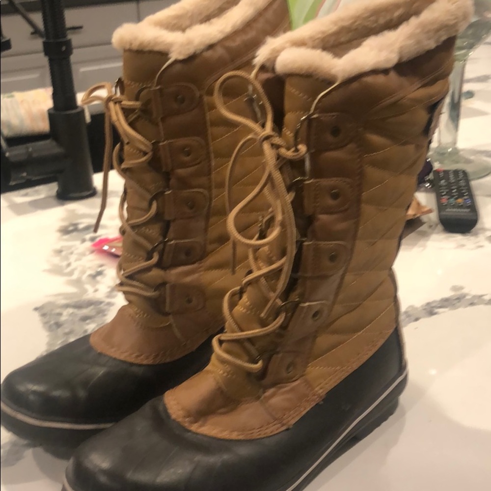 Weather boots